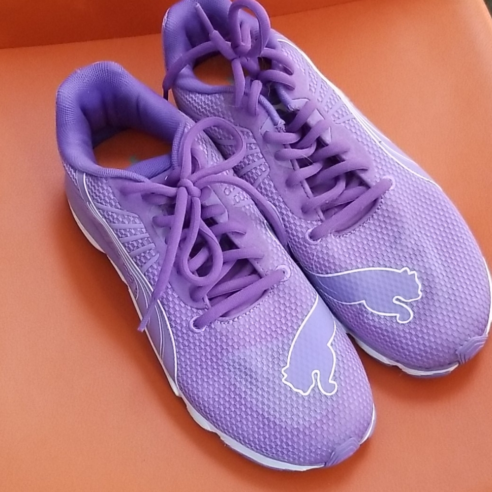 New Puma ladies sneakers women's 7 1/2